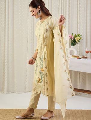 Embroidered Notch Neck Thread Work Pure Cotton Kurta With Trousers & Dupatta 5