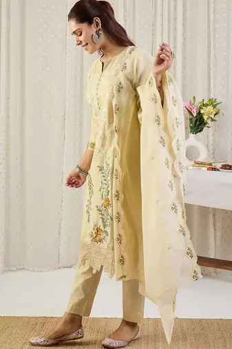 Embroidered Notch Neck Thread Work Pure Cotton Kurta With Trousers & Dupatta