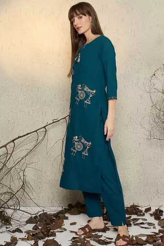 Women Printed Regular Thread Work Pure Cotton Kurta with Trousers