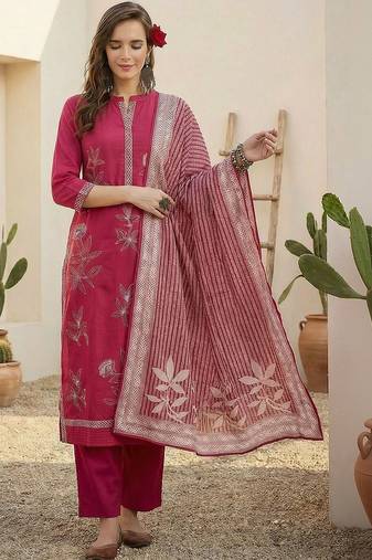 Women Floral Printed Regular Beads and Stones Pure Cotton Kurta with Trousers & With Dupatta