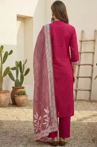 Women Floral Printed Regular Beads and Stones  Cotton Kurta with Trousers & With Dupatta