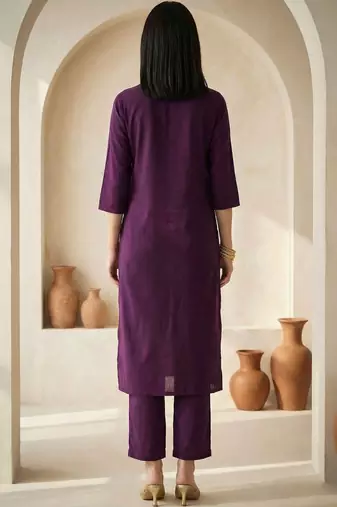 Women Floral Embroidered Regular Thread Work Kurta with Trousers