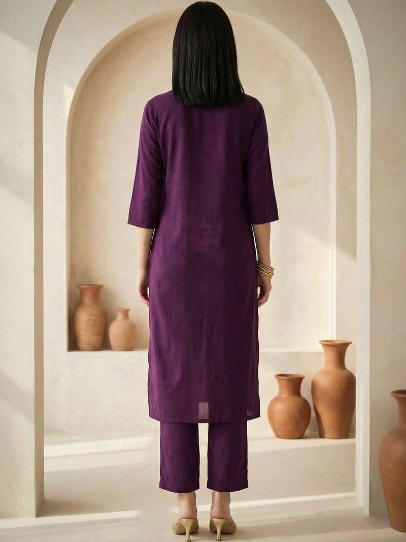 Women Floral Embroidered Regular Thread Work Kurta with Trousers