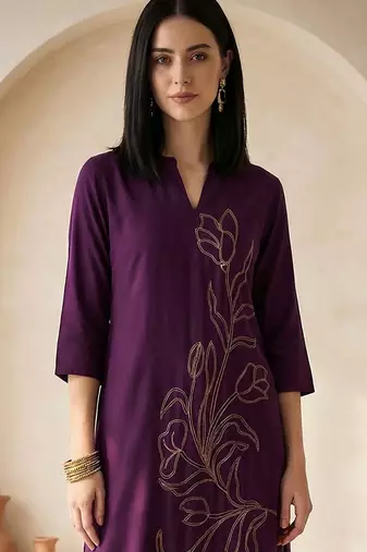 Women Floral Embroidered Regular Thread Work Kurta with Trousers
