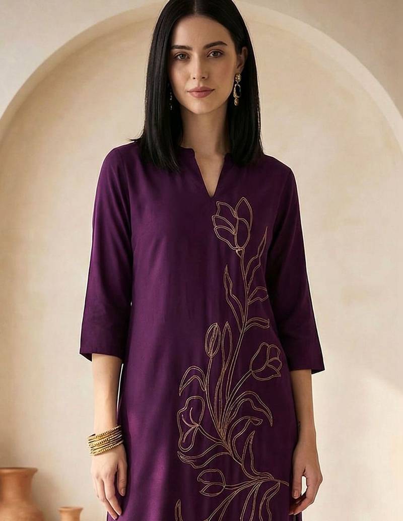 Women Floral Embroidered Regular Thread Work Kurta with Trousers