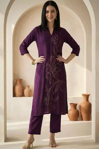 Women Floral Embroidered Regular Thread Work Kurta with Trousers