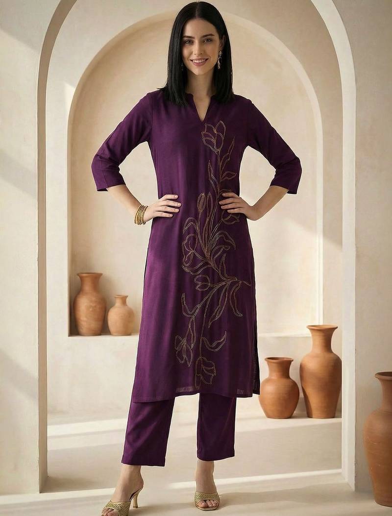 Women Floral Embroidered Regular Thread Work Kurta with Trousers