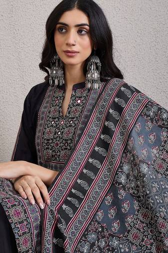 Ethnic Motifs Embroidered Mirror Work  Cotton Kurta With Trousers & Dupatta