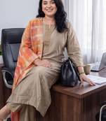 Women Regular Thread Work Kurta with Trousers & With Dupatta