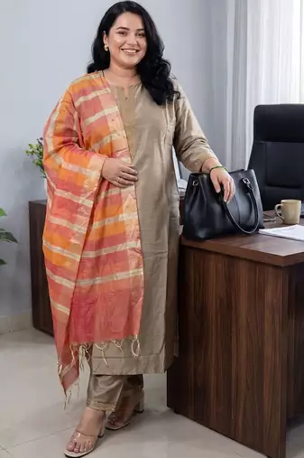 Women Regular Thread Work Kurta with Trousers & With Dupatta
