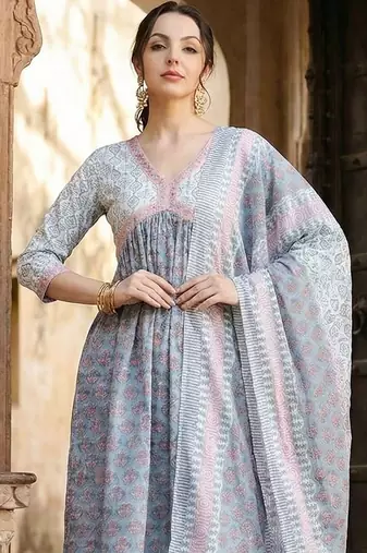 Women Ethnic Motifs Printed Tiered Pure Cotton Kurta with Trousers & With Dupatta