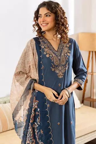 Women Paisley Embroidered Regular Kurta with Palazzos & With Dupatta