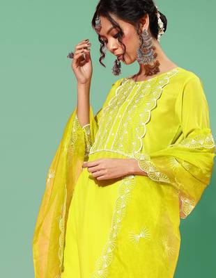 Women Yoke Design Round Neck Kurta With Trousers & Dupatta 3