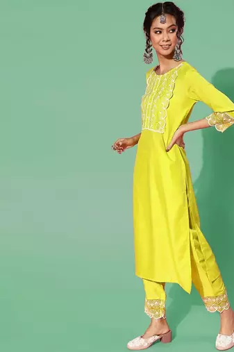 Women Yoke Design Round Neck Kurta With Trousers & Dupatta