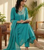 Women Floral Embroidered Pleated Thread Work Pure Cotton Kurta with Trousers & With Dupatta
