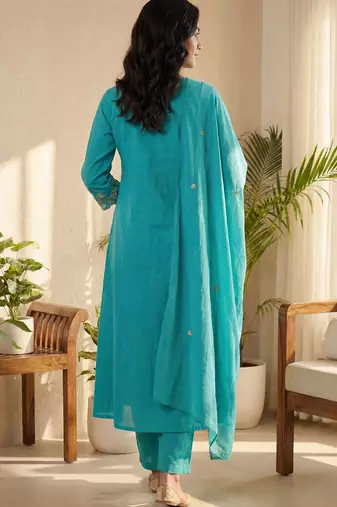 Women Floral Embroidered Pleated Thread Work Pure Cotton Kurta with Trousers & With Dupatta