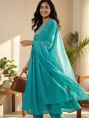 Women Floral Embroidered Pleated Thread Work Pure Cotton Kurta with Trousers & With Dupatta 5