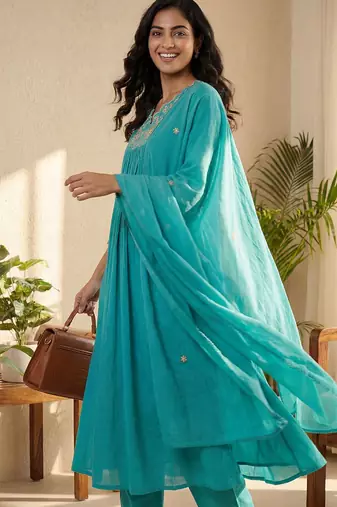 Women Floral Embroidered Pleated Thread Work Pure Cotton Kurta with Trousers & With Dupatta