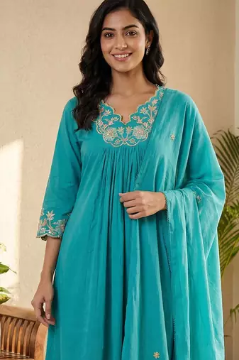 Women Floral Embroidered Pleated Thread Work Pure Cotton Kurta with Trousers & With Dupatta