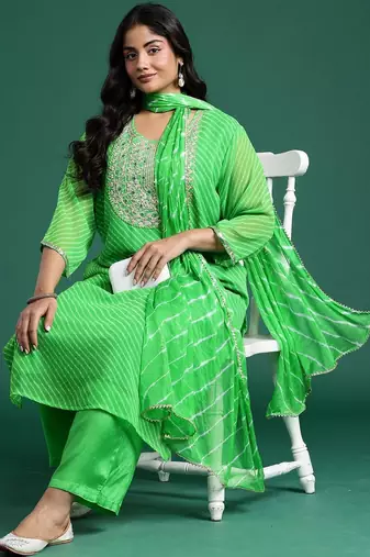 Plus Size Printed Regular Thread Work Kurta with Trousers & With Dupatta