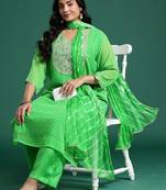 Plus Size Printed Regular Thread Work Kurta with Trousers & With Dupatta
