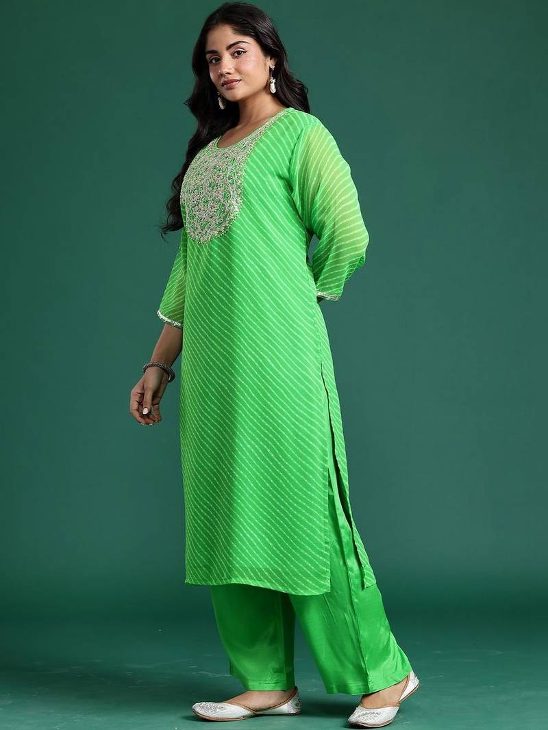 Plus Size Printed Regular Thread Work Kurta with Trousers & With Dupatta