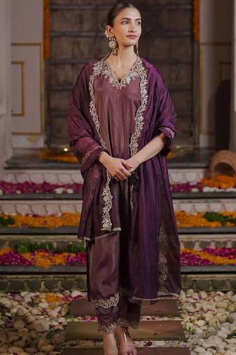 Women Ethnic Motifs Embroidered Regular Liva Kurta with Trousers & With Dupatta