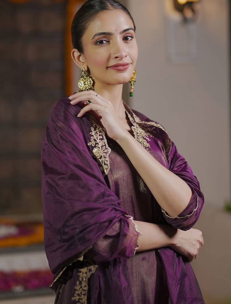 Women Ethnic Motifs Embroidered Regular Liva Kurta with Trousers & With Dupatta