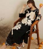 Women Floral Printed Regular Kurta with Trousers