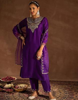 Ethnic Motifs Embroidered Sequinned Straight Kurta With Trousers & Dupatta 2