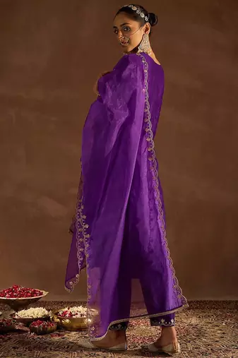 Ethnic Motifs Embroidered Sequinned Straight Kurta With Trousers & Dupatta