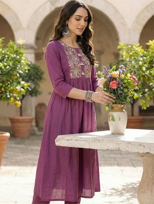 Women Floral Embroidered Panelled Thread Work Pure Cotton Kurta with Trousers 2