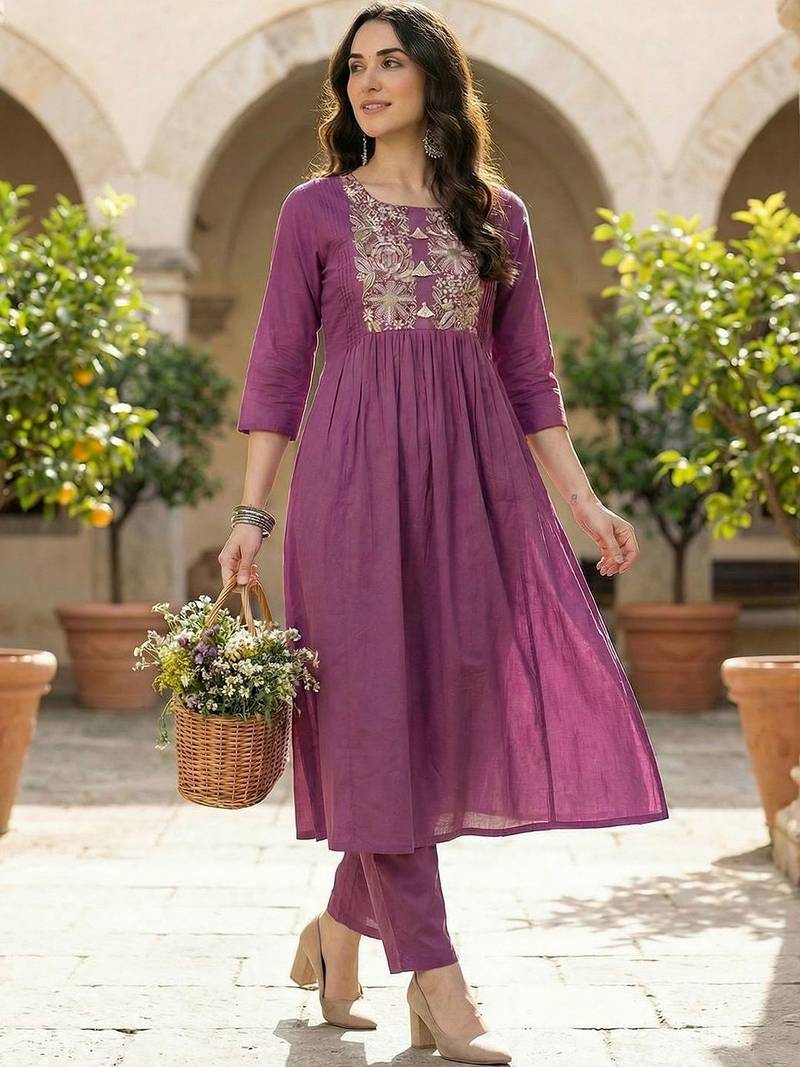 Women Floral Embroidered Panelled Thread Work Pure Cotton Kurta with Trousers