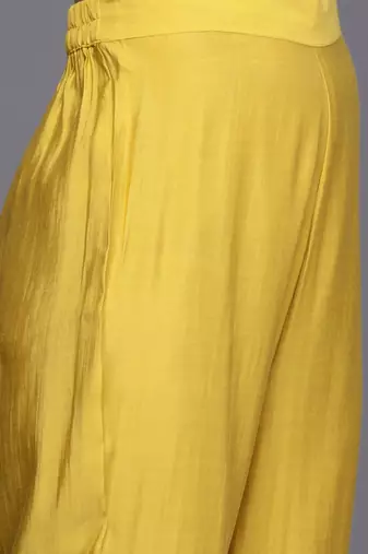 Women Floral Embroidered Regular Thread Work Kurta with Trousers & Dupatta