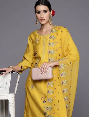 Women Floral Embroidered Regular Thread Work Kurta with Trousers & Dupatta 5