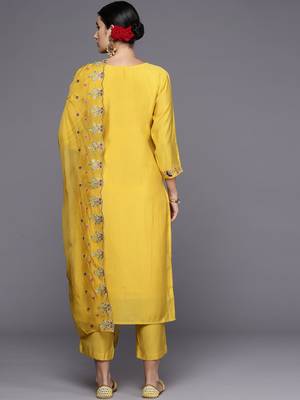 Women Floral Embroidered Regular Thread Work Kurta with Trousers & Dupatta 8