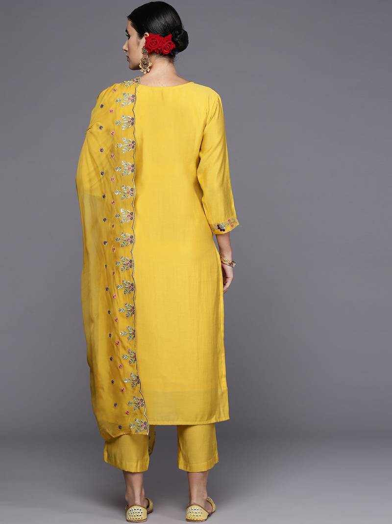 Women Floral Embroidered Regular Thread Work Kurta with Trousers & Dupatta