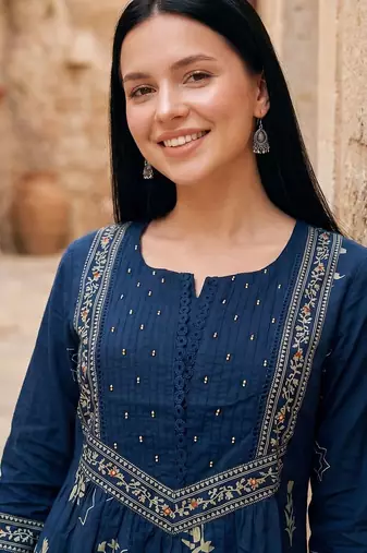 Women Ethnic Motifs Printed Empire Thread Work Pure Cotton Kurta with Trousers & With Dupatta