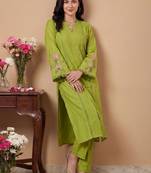 Women Ethnic Motifs Embroidered Regular Thread Work Kurta with Trousers