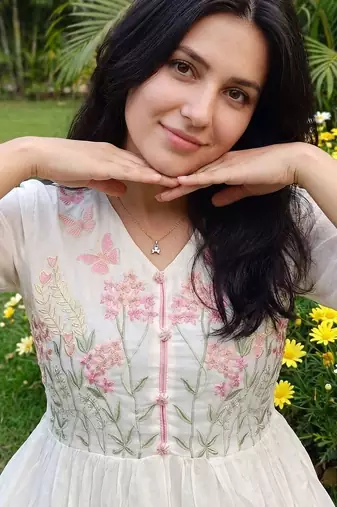 Women Floral Embroidered Empire Thread Work Pure Cotton Kurta with Trousers & With Dupatta