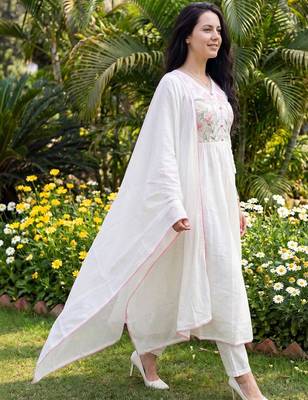 Women Floral Embroidered Empire Thread Work Pure Cotton Kurta with Trousers & With Dupatta 4