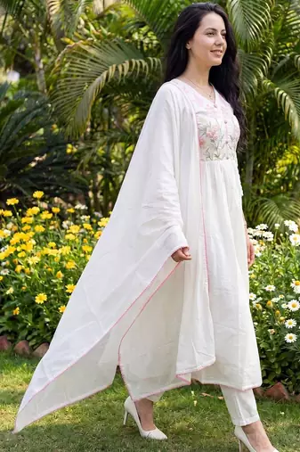 Women Floral Embroidered Empire Thread Work Pure Cotton Kurta with Trousers & With Dupatta