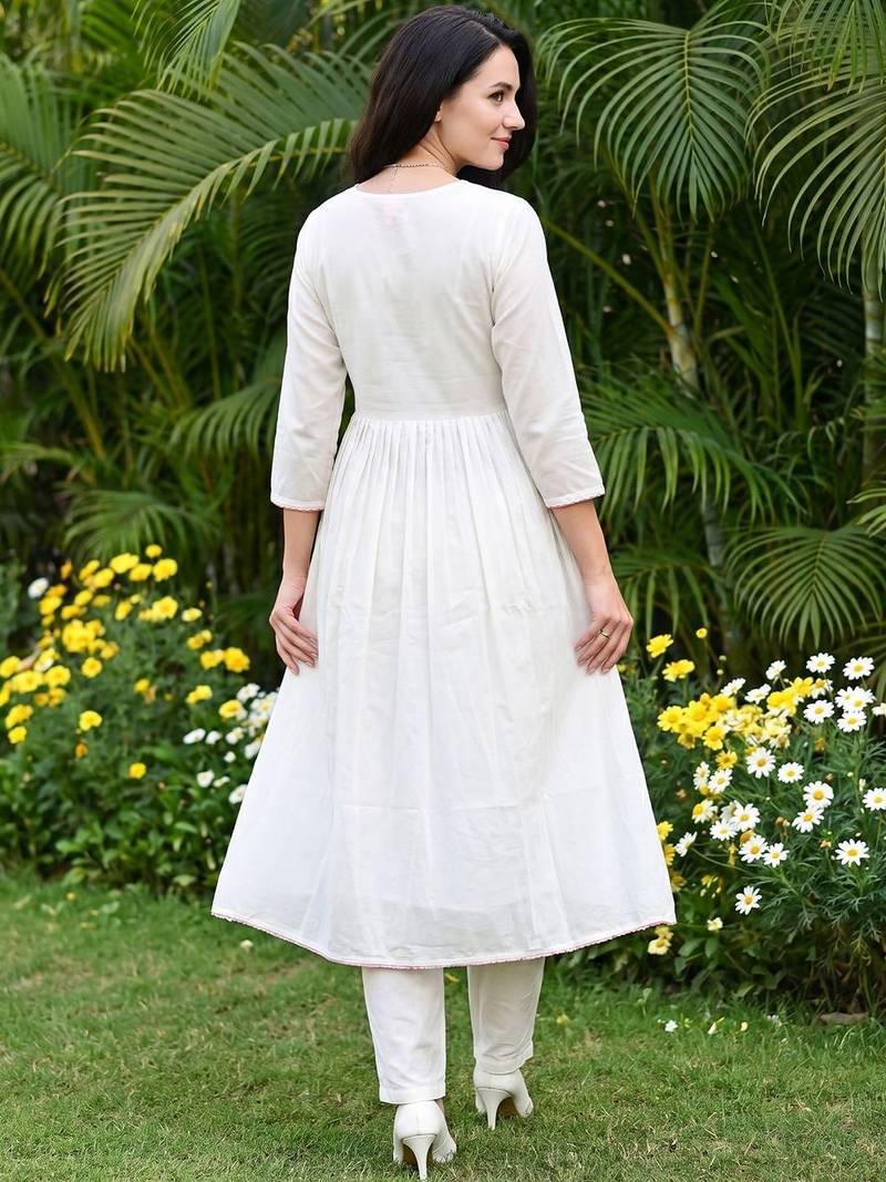 Women Floral Embroidered Empire Thread Work Pure Cotton Kurta with Trousers & With Dupatta