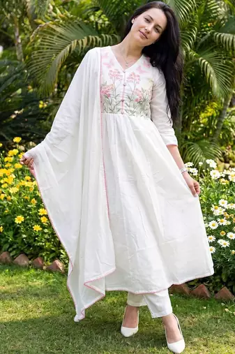 Women Floral Embroidered Empire Thread Work Pure Cotton Kurta with Trousers & With Dupatta