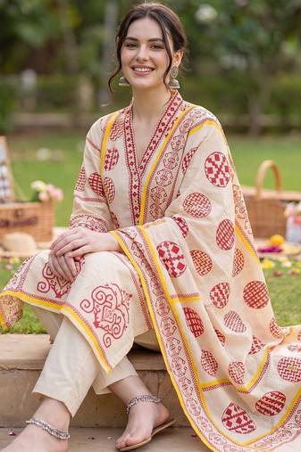 Women Ethnic Motifs Printed Regular  Cotton Kurta with Trousers & With Dupatta