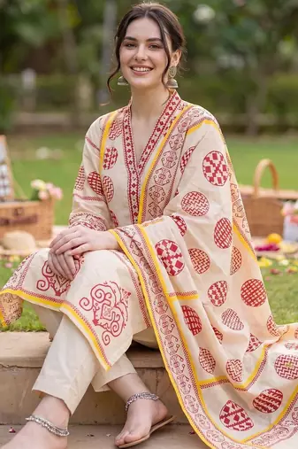 Women Ethnic Motifs Printed Regular Pure Cotton Kurta with Trousers & With Dupatta