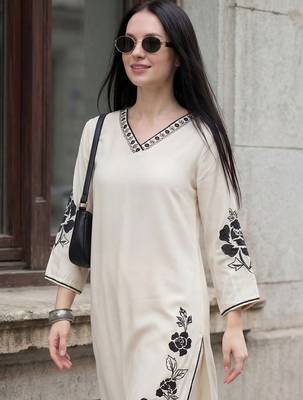 Women Floral Embroidered Regular Thread Work Kurta with Trousers 2