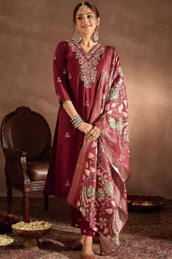 Women Floral Embroidered Regular Thread Work Kurta with Trousers & With Dupatta