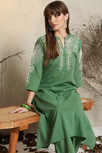 Embroidered Mandarin Collar Thread Work Pure Cotton Kurta With Trousers