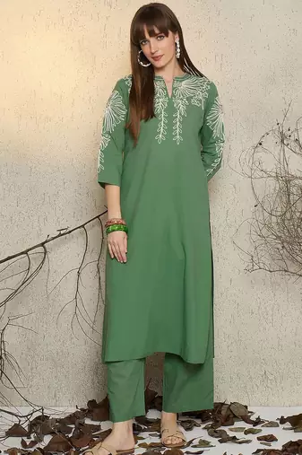 Embroidered Mandarin Collar Thread Work Pure Cotton Kurta With Trousers